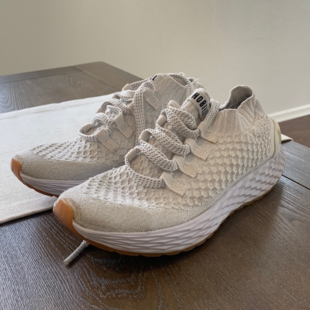 Womens NOBULL white knit runner